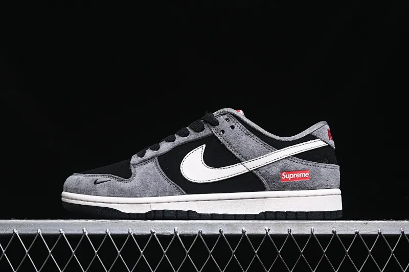 All categories Nk SB Dunk Series Nk SB Dunk Low High-end customized low-top sneakers Nk SB Dunk Low Supreme joint-carbon black gray pig 8th anniversary high-end customized low-top casual sneakers XX3186-206